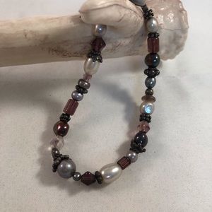 Very pretty pearl and deep purple bracelet